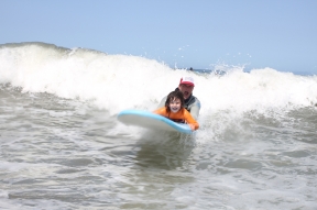 Group Surf Lesson. Surf 101