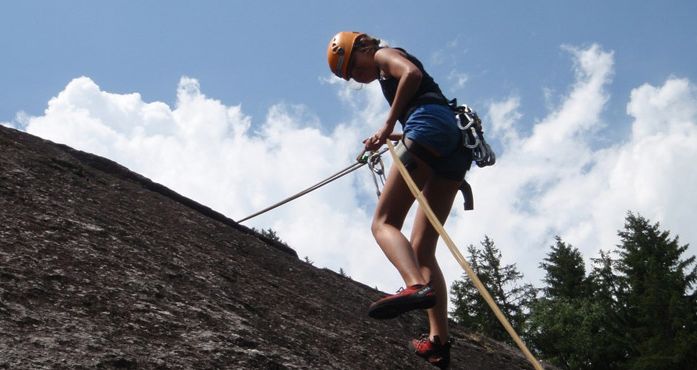Outdoorsie - Rock Climbing in Tahoe/Truckee Half Day Lesson