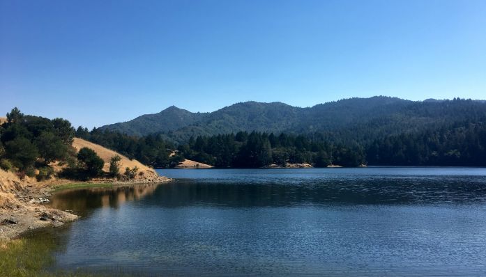 Outdoorsie - Alpine Lake and Redwoods hike